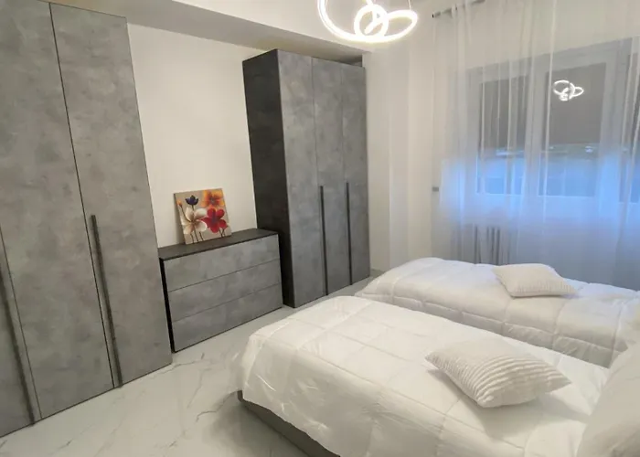 Tiburtina Flats Apartment *